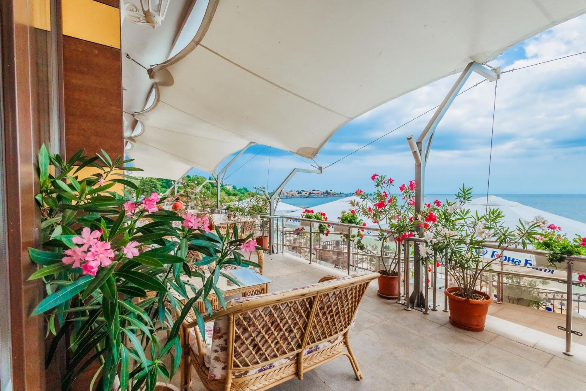 Mirage Hotel Nesebar Buitenkant foto